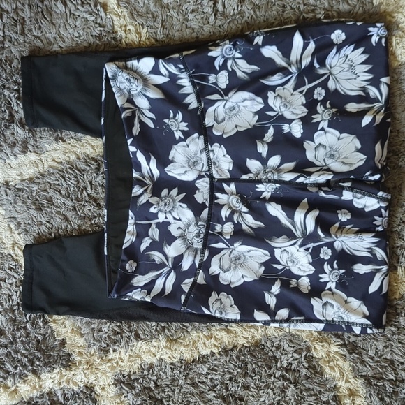 Everlast Floral Full Length High Rise Workout Leggings Navy Blue and Black - Picture 2 of 8